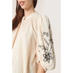 Soaked In Luxury Hilda Embroidered Blouse in cream black floral embroidery S